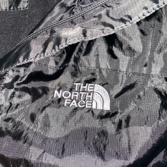 The North Face Fugnt Series Black Women’s Jacket - Picture 2 of 4